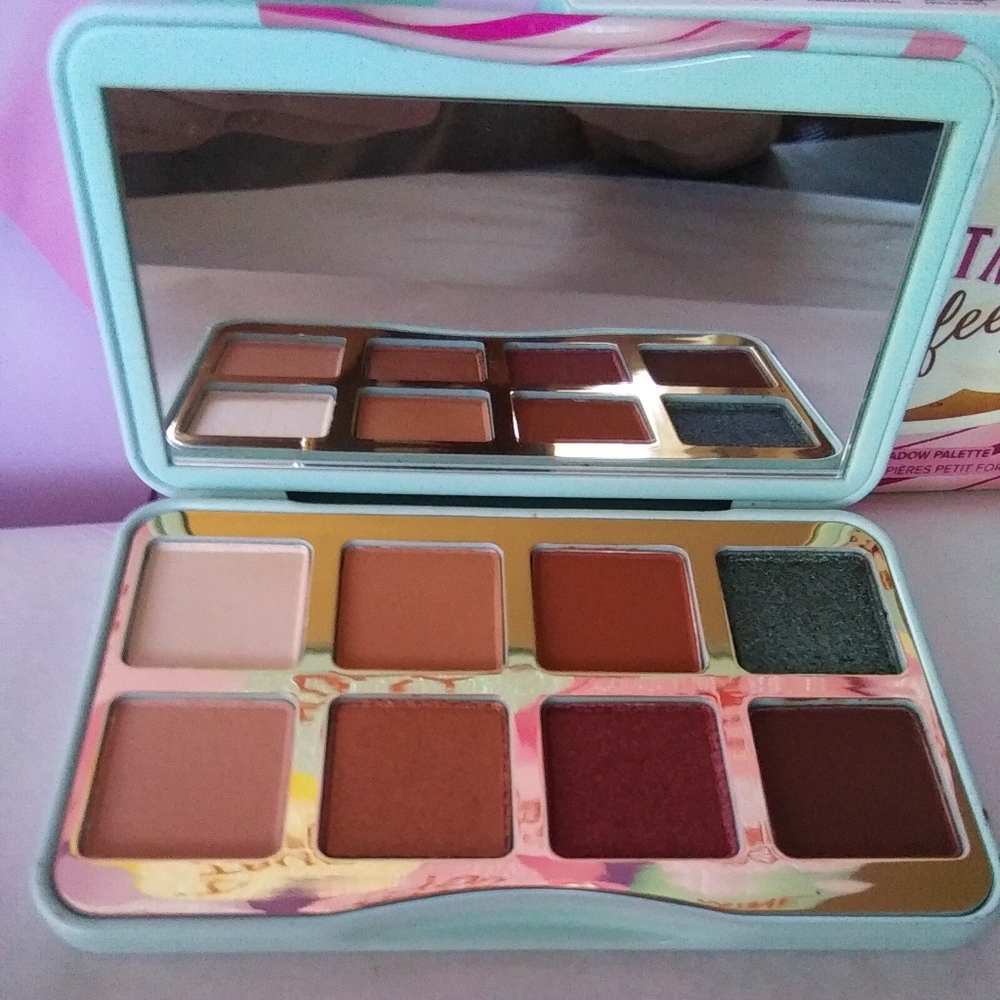 Too Faced Christmas Coffee Eyeshadow Palette-NWT - Picture 3 of 5